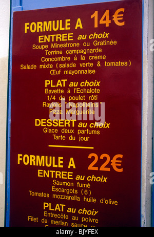 Prix en euros, signe, menu, restaurant français, anglais de la nourriture et des boissons, nourriture, français, Paris, Ile-de-France, France, Europe Banque D'Images