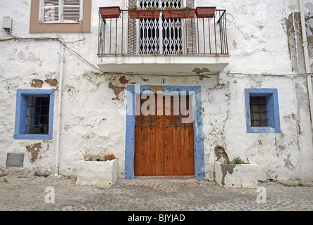 Maison typique dans la vieille ville d'Ibiza, Eivissa, Espagne, Europe, le 5 novembre 2006. Banque D'Images