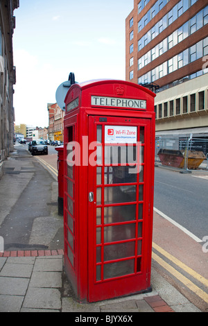 Une cabine téléphonique sur trippet lane Sheffield South Yorkshire angleterre UK Banque D'Images
