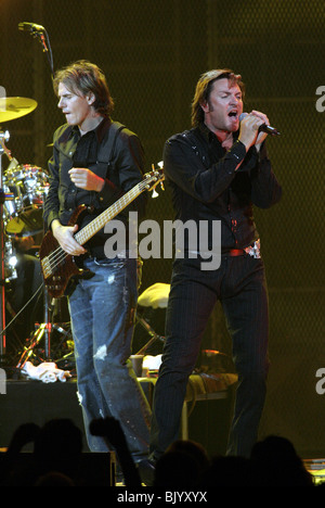 JOHN TAYLOR & SIMON LE BON GALA GRAND SLAM 2005 AGASSI MGM GRAND HOTEL & CASINO LAS VEGAS USA 01 Octobre 2005 Banque D'Images