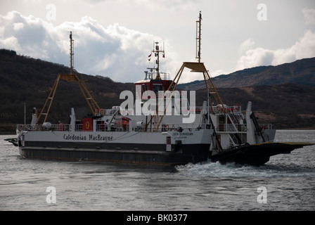 Le Loch Dunvegan Ferry Calmac MV Colintraive à Rhubodach Vélo Ecosse Banque D'Images