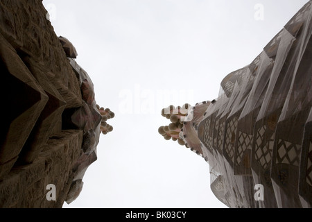 La Sagrada Familia, à la recherche entre deux spires - Barcelone Banque D'Images