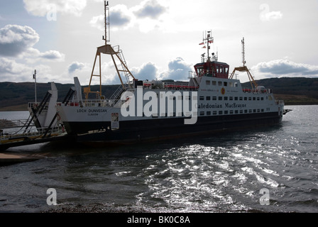 Le Loch Dunvegan Ferry Calmac Colintraive à Rhubodach Banque D'Images