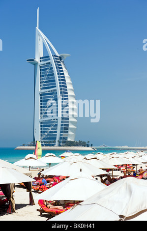 7 étoiles de luxe Burj Al Arab hôtel conçu par Sir Norman Foster à DUBAÏ, ÉMIRATS ARABES UNIS Banque D'Images