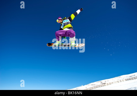 Sierra Nevada, sports d'hiver jumpstyle Banque D'Images