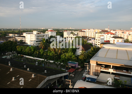 Vue sur Rajdamri à Prathumthani près de Bangkok, en Thaïlande. Banque D'Images