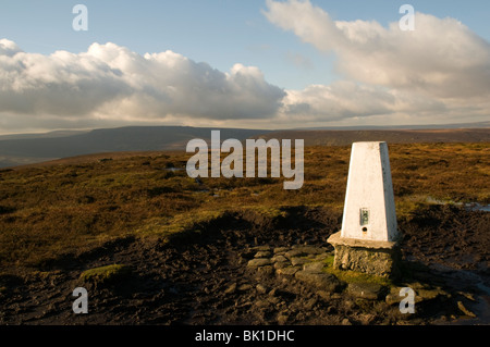 L'Ordnance Survey trig point sur Margery Hill, la Vallée de Derwent, Peak District, Derbyshire, Angleterre, RU Banque D'Images