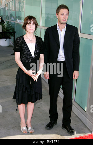 PARKER POSEY EBON MOSS-BACHRACH ET LE LAKE HOUSE WORLD PREMIERE CINERAMA DOME HOLLYWOOD LOS ANGELES USA 13 Juin 2006 Banque D'Images