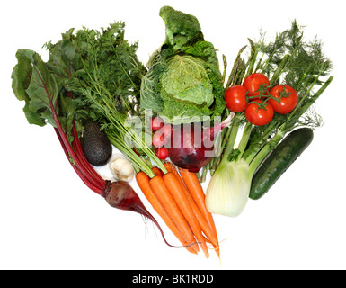 Groupe des légumes frais biologiques sur fond blanc Banque D'Images