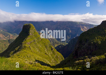 Vue vers la Serra de Aqua à partir de la route 105 à la Paul da Serra, Madeira, Portugal, Union européenne, Europe Banque D'Images