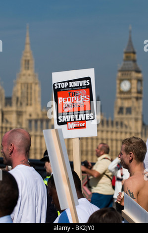 Une marche contre la criminalité couteau va de Kennington à central London Banque D'Images