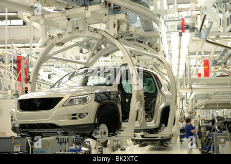 La production de voitures de golf, VW Wolfsburg Werk, usine automobile VW Wolfsburg, Basse-Saxe, Allemagne, Europe Banque D'Images