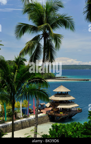 Restaurant de la plage, Pearl Farm Resort sur l'île de Samar à Davao, Mindanao, Philippines, Asie du Sud, Asie Banque D'Images