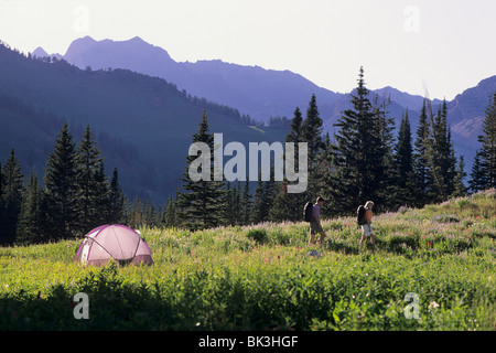 Camping dans le bassin d'Albion, Little Cottonwood Canyon, les montagnes Wasatch, Utah Banque D'Images