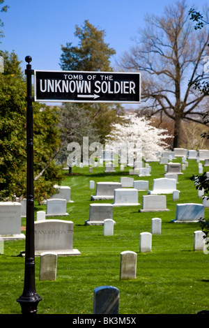 Inscrivez-vous à la Tombe du Soldat inconnu au cimetière national d'Arlington, Arlington Virginia USA Banque D'Images