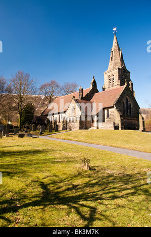 L'église Holy Trinity, construit 1885-1886 à un design by William Dawes de Manchester, Edale dans le Peak District Banque D'Images