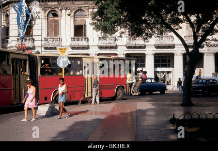 En bus de la ville de La Havane, Cuba Banque D'Images