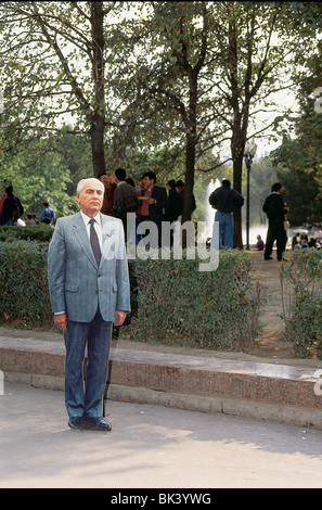 Une taille de la vie de cut-out, Secrétaire général et le président russe, Mikhaïl Sergueïevitch Gorbachyov, Moscou, Russie Banque D'Images