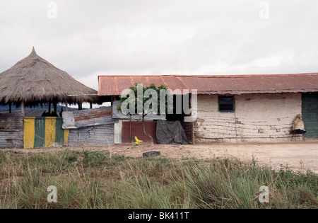 Cabanes de toit de chaume et bâtiments en adobe au Venezuela, en Amérique du Sud Banque D'Images