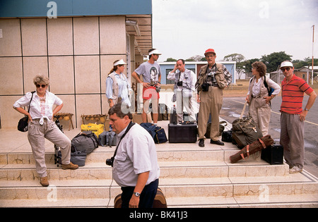 Les touristes à l'aéroport international de Harare, Zimbabwe Banque D'Images