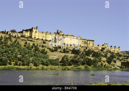 L'Amber Fort, vue de l'ensemble de Maotha Lake, Jaipur, Inde Banque D'Images