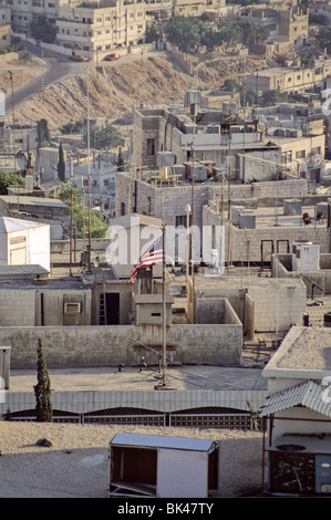 Vue sur toits montrant un drapeau américain, Amman, Jordanie