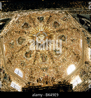 Dôme de feuilles d'or Chapelle de Rosaire Église de Saint-Domingue à Puebla au Mexique construit en 1690 Exemple de l'architecture baroque mexicain Banque D'Images