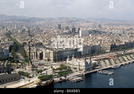 Vue aérienne du quartier de Port Vell à Barcelone, Espagne Banque D'Images