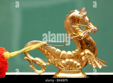 La figure sur une gondole,golden horse,Venise,Italie Banque D'Images