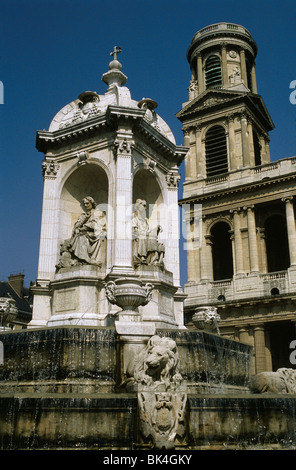 1844 fontaine par Visconti affiche des images sculptées quatre évêques de l'époque Louis XIV en face de l'église Saint-Sulpice Paris Banque D'Images