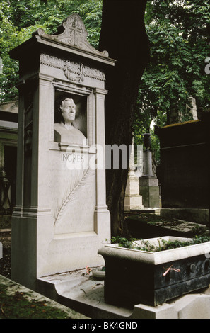 Tombe du peintre néoclassique français Jean Auguste Dominique Ingres au cimetière du Père Lachaise, Paris Banque D'Images