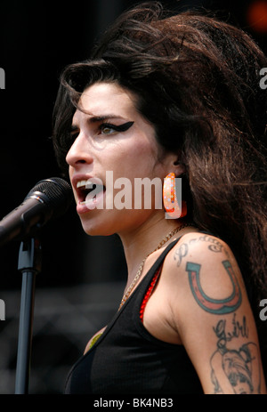 Amy Winehouse l'exécution en concert Banque D'Images