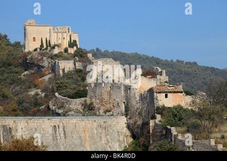 Provence pittoresque village de Saint Saturnin les Apt dans le Luberon Banque D'Images