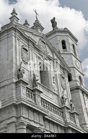L'architecture de la Renaissance par l'architecte Juan de Herrera dans la cathédrale, monument de la ville de Valladolid, Castille et Leon, Espagne, Europe Banque D'Images