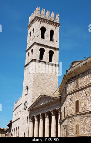 Hôtel de ville et de Santa Maria sopra Minerva à Assise, Ombrie, Italie Banque D'Images