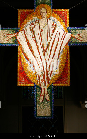 Le Christ sur la croix à l'église Saint-honoré d'Eylau, Paris, Ile de France, France, Euruope Banque D'Images