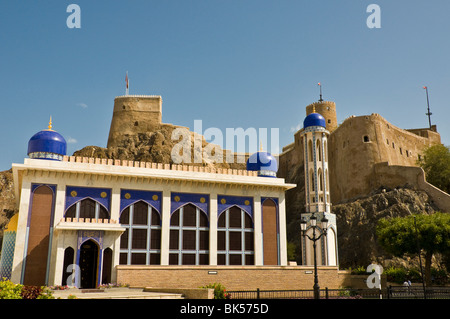 Vieux Muscat voir d'Al Khor et mosquée al Mirani Fort Sultanat d'Oman Banque D'Images