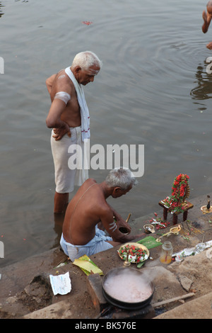 Arattu ou immersion sainte cérémonie dans le cadre d'arattupuzha pooram,un festival annuel tenu à arattupuzha temple en mars/avril. Banque D'Images