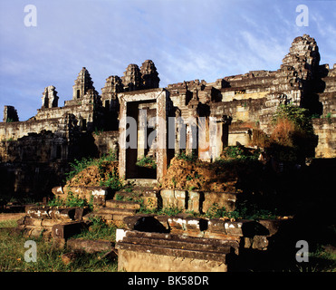 Le Phnom Bakheng, datant du début du 10ème siècle, Angkor, Site du patrimoine mondial de l'UNESCO, le Cambodge, l'Indochine, l'Asie du Sud-Est, Asie Banque D'Images