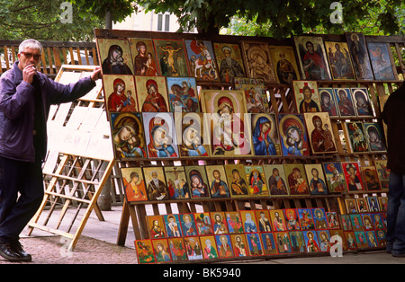 Sofia, septembre 2008 -- marché aux puces près de la cathédrale Alexandre Nevski à Sofia, Bulgarie. Banque D'Images