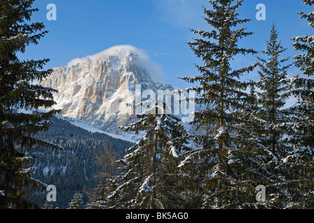 Sassolungo mountain, 3181m, Val Gardena, Dolomites, Tyrol du Sud, Trentino-Alto Adige, Italie, Europe Banque D'Images