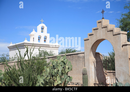 Chapelle, Mission San Xavier del Bac, Tucson, Arizona, États-Unis d'Amérique, Amérique du Nord&# 10 ; Banque D'Images