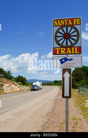 Santa Fe Trail panneau près de Pecos, Nouveau Mexique, États-Unis d'Amérique, Amérique du Nord Banque D'Images