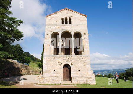 Santa Maria de Naranco, 9e siècle de style pré-roman, UNESCO World Heritage Site, Oviedo, Espagne, Europe Banque D'Images