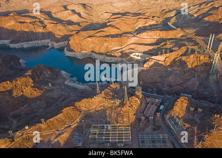 Vue depuis l'avion au-dessus du barrage de Hoover, NEVADA USA Banque D'Images