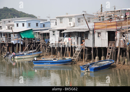 Des maisons sur pilotis, village de pêcheurs Tai O, Lantau Island, Hong Kong, Chine, Asie Banque D'Images