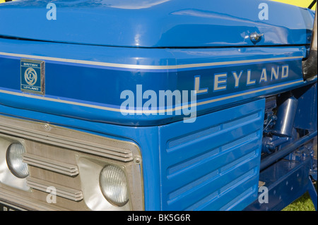 Un tracteur Leyland vintage sur spectacle au grand show du Yorkshire. Banque D'Images