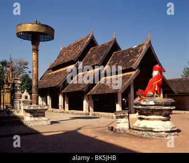 Wat Phra That Lampang Luang, le plus ancien bâtiment en bois en Thaïlande, Lampang, Thaïlande du Nord, en Asie du Sud-Est, l'Asie Banque D'Images