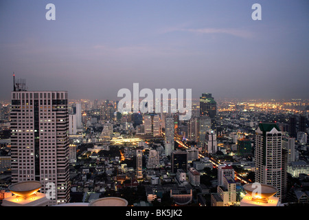 Vue sur la ville de Bangkok depuis le restaurant Sirocco, Bangkok, Thaïlande, Asie du Sud-Est, Asie Banque D'Images