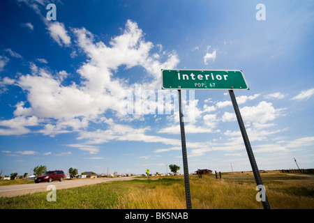 Inscrivez-ville du Dakota du Sud de l'intérieur près de 57750 les Badlands. Banque D'Images